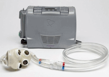 Image: The Freedom portable electromechanical driver (EMD) and TAH (Photo Courtesy of SynCardia Systems).